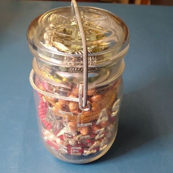 Vintage Atlas E-Z Seal Glass Jar with Jewelry Keychain Cottagecore Grandmacore - Picture 1 of 6